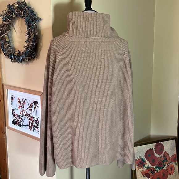 MAXMARA Size XL Oversized Ribbed Taupe Turtleneck 100% Pure New Wool Luxe $649 - Picture 6 of 11